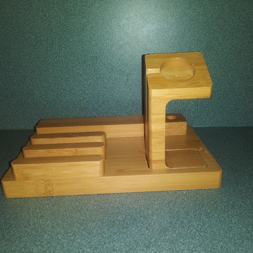 Gianna Bamboo Cradle Charging Station